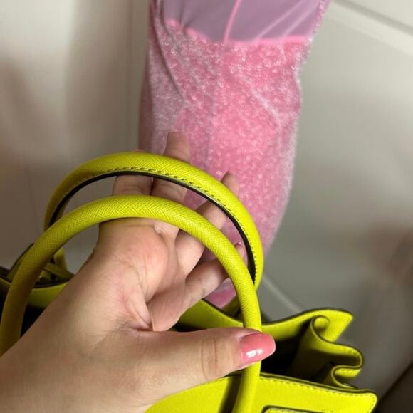 °。⋆♡ MICHAEL Michael Kors® Large Color Apple Leather (HB-21) - Picture 2 of 8